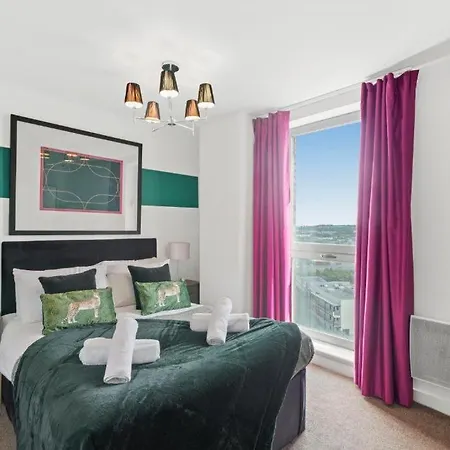 شقة Charming Duplex Penthouse - Great Location *